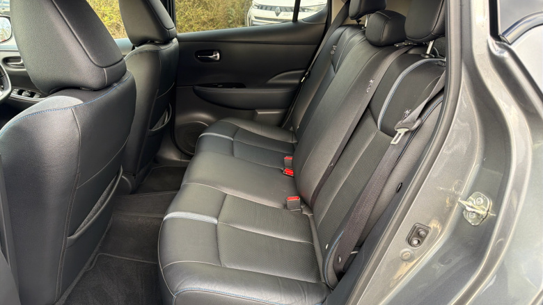 Nissan LEAF 110kW Tekna 39kWh 5dr Auto Electric Hatchback